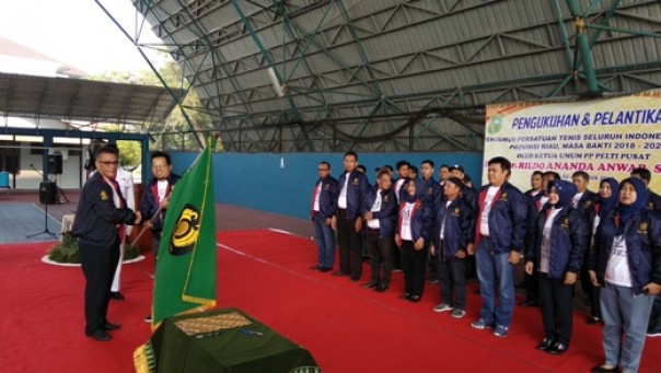 Pelantikan Pengprov Pelti Riau di Hall Tenis DPRD Riau (foto: barkah/riau1.com)