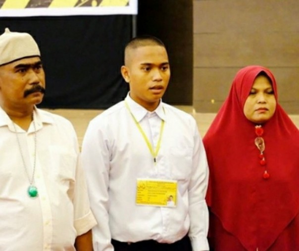 Adam Yusril Ihza Mahendra (18), anak tukang tambal ban ini lulus seleksi jadi Bintara Polri di Riau. Foto: Istimewa.