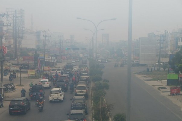 Sejumlah kabupaten/kota di Riau diselimuti kabut asap, Selasa 6 Agustus 2019 (foto: dok/riau24group)