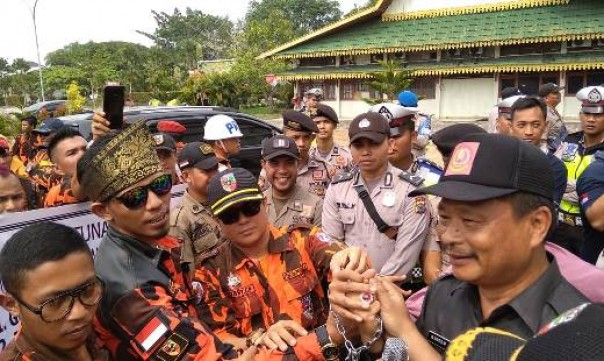 Aksi damai massa MPC Pemuda Pancasila Inhil desak ditutupnya gelper dan hiburan malam berkedok karaoke