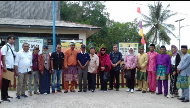 Tim Penilai Pokdarwis Kementrian Bersama Pokdarwis Desa Bokor dan Dinas Parwisata Meranti