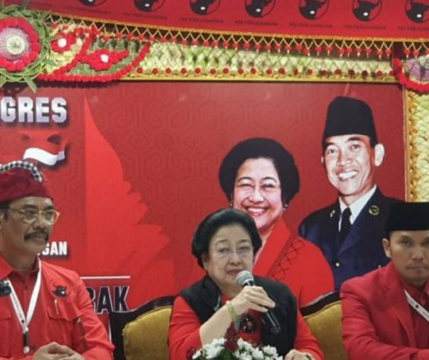 Ketua Umum PDIP Megawati Soekarnoputri (tengah). Foto: Antara. 