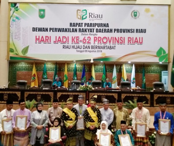 Pemberian gelar penghargaan bagi pejuang kemerdekaan Indonesia di Riau (Foto: Zar/Riau1.com)