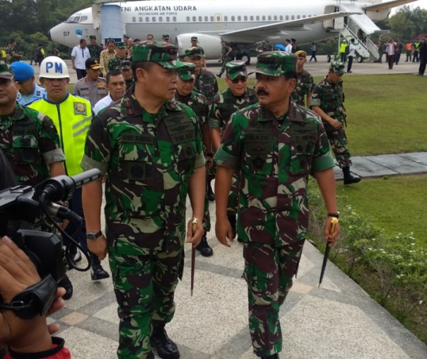 Panglima TNI saat tiba di Lanud Roesmin Nurjadin Pekanbaru beberapa waktu lalu (Dok Riau1)