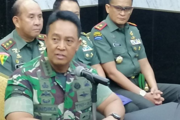 KSAD Jenderal TNI Andika Perkasa dan jajaran, saat jumpa pers, Rabu. 