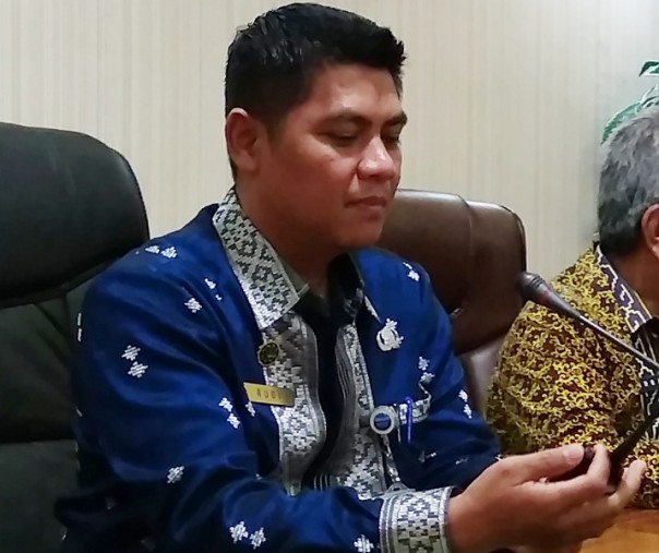 Plh Kepala DPMPTSP Pekanbaru Rudi Misdian. Foto: Surya/Riau1.