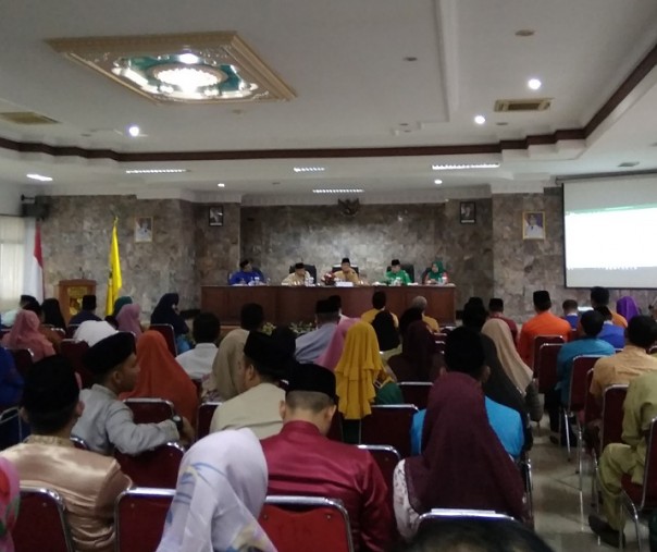 Rapat evaluasi penyerapan dana kelurahan di Aula Kantor Bappeda Pekanbaru, Jumat (16/8/2019). Foto: Surya/Riau1.