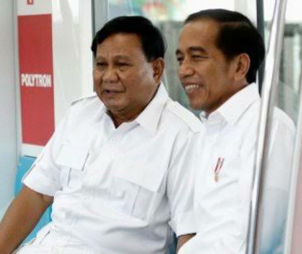 Pertemuan Prabowo Subianto dan Joko Widodo di MRT. Foto: Suara.com.