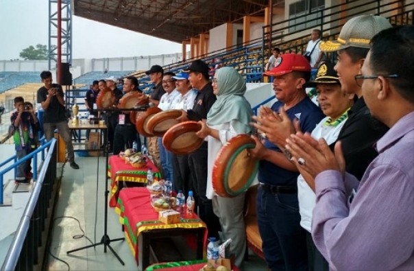 Semarak pembukaan Porkot VII Pekanbaru 2019 di Stadion Kaharuddin Nasution Rumbai