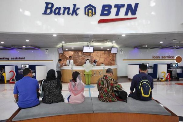 Ilustrasi aktivitas kantor Bank BTN di Jakarta. 