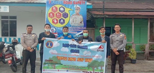 Kabut Asap, Organisasi Mahasiswa dan Ormas di Selatpanjang Gelar Aksi Bagi-Bagi Masker