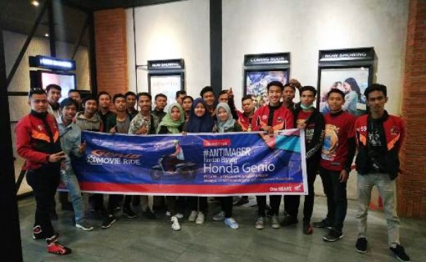 Puluhan bikers HOBIKU usai nobar film Gundala bersama Capella Honda Riau di CGV Transmart Pekanbaru