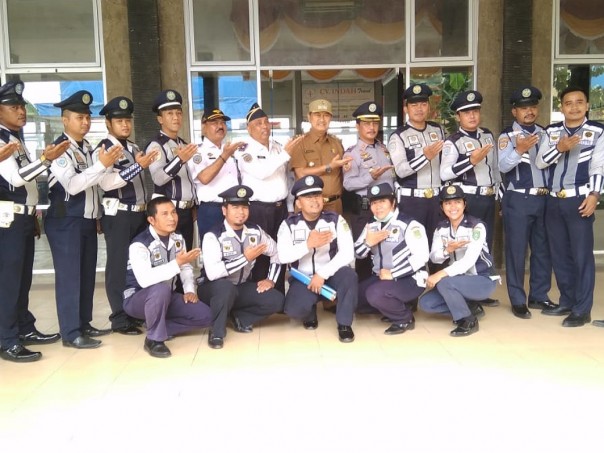 Wabup Inhil, Syamsuddin Uti bersama sejumlah personel Dishub Inhil