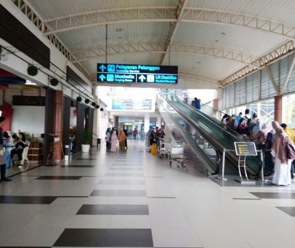 Situasi di Bandara SSK II Pekanbaru (Foto: Zar/Riau1.com)