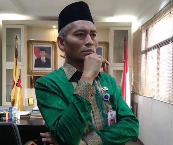 Wakil Wali Kota Pekanbaru Ayat Cahyadi saat mendengar kabar seorang bayi meninggal akibat kabut asap, Kamis (19/9/2019). Foto: Surya/Riau1.