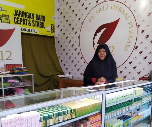 Rahmelda Oktavia saat di kedainya (Foto: Istimewa/Rahmelda Oktavia)