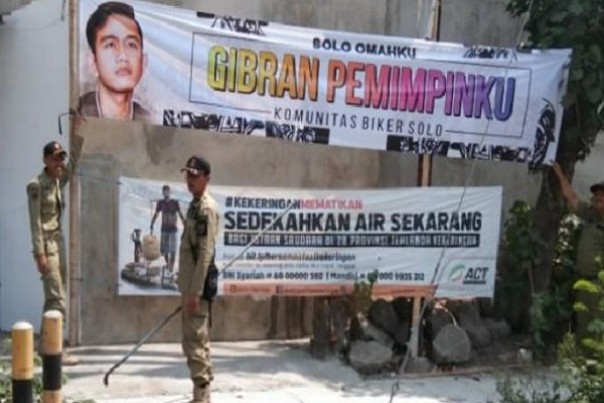 Spanduk sosialisasi Pilkada Solo, Gibran Rakabuming, Minggu. 