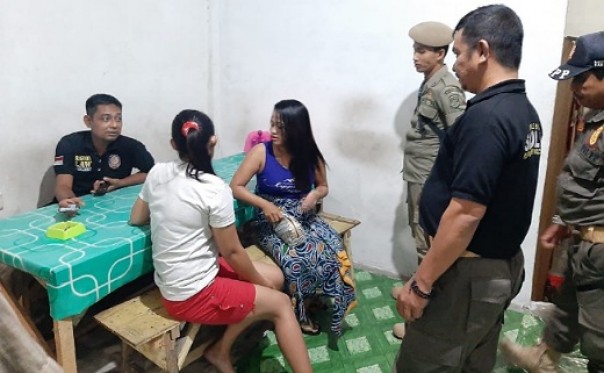 Satpol PP Siak menggerebek warung remang-remang di Perawang