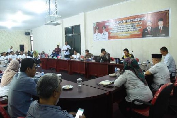 Suasana FGD yang ditaja Disdagperin Bengkalis