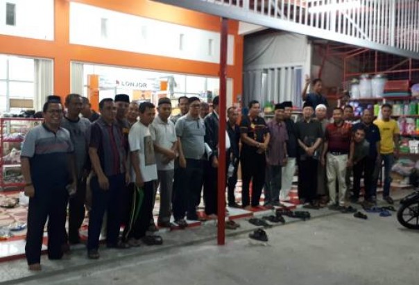 Jajaran pengurus IPKS Pekanbaru bersama Panitia MTQ Tingkat Kenegerian Simandolak 2020