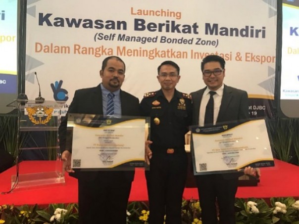 Kepala BC Tembilahan bersama pihak Sambu Group