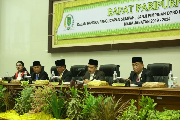 Ketua DPRD Sementara Dr H Ferryandi memimpin dan membuka rapat paripurna Pengambilan sumpah dan janji jabatan unsur pimpinan DPRD Inhil 2019-2024