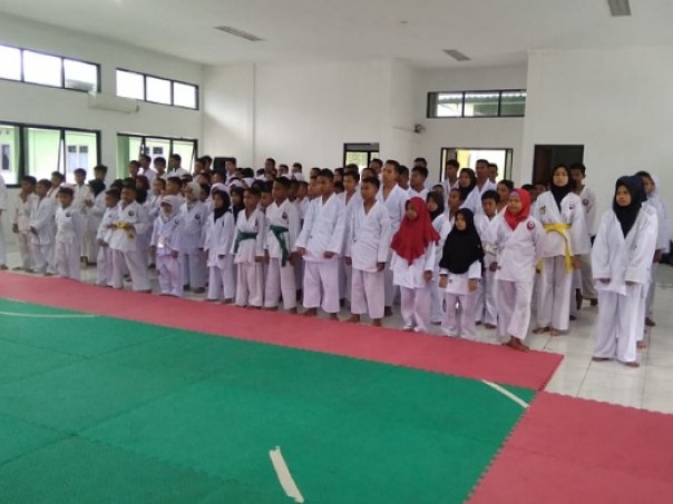 Para pelajar peserta Kejuaraan Karate-Do Bengkalis