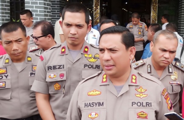 Kapolres Pelalawan, AKBP M Hasyim Risahondua didampingi Wakapolres Pelalawan, Kompol Rezi Dharmawan