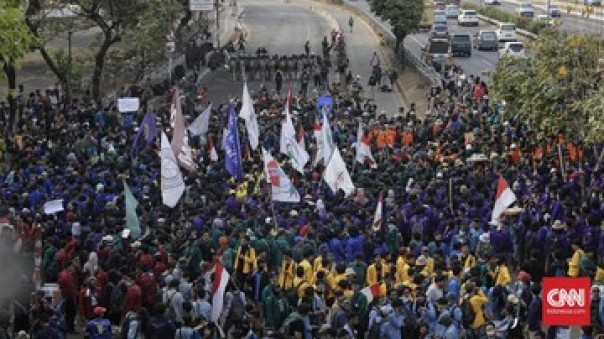 Mahasiswa BEM SI demo kembali tuntut terbitkan PERPPU KPK di Jakarta, Kamis sore. 
