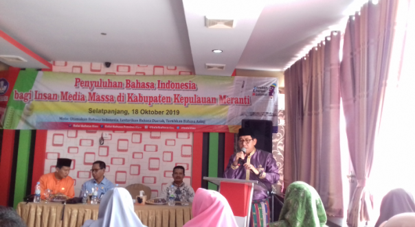 Sekda Meranti Yulian Norwis dalam Kegiatan Penyuluhan Bahasa Indonesia