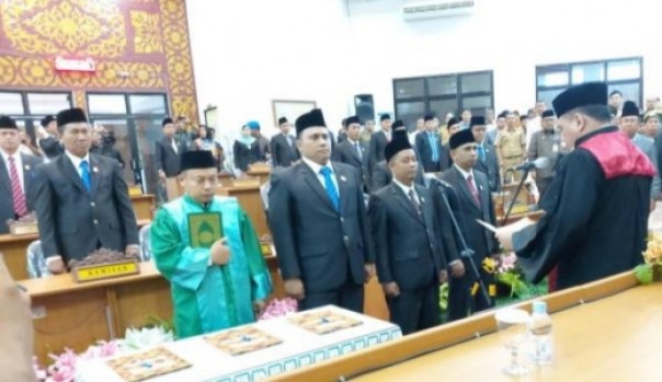 Pengambilan sumpah jabatan dan pelantikan Pimpinan DPRD Kota Dumai periode 2019-2024