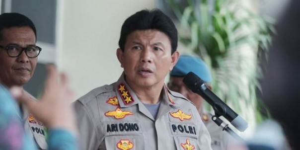 Ari Dono yang menjabat Kapolri sementara. 