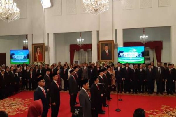 Presiden Jokowi saat melantik 12 orang Wakil Menteri, Jumat siang. 