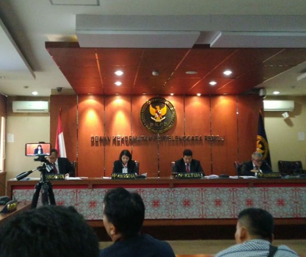 DKPP membacakan putusan terhadap KPU Siak, Rabu (23/10/2019). Foto: Istimewa.