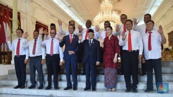 Presiden Jokowi dan Wapres Ma'ruf Amin bersama Wakil Menteri, Jumat lalu. 