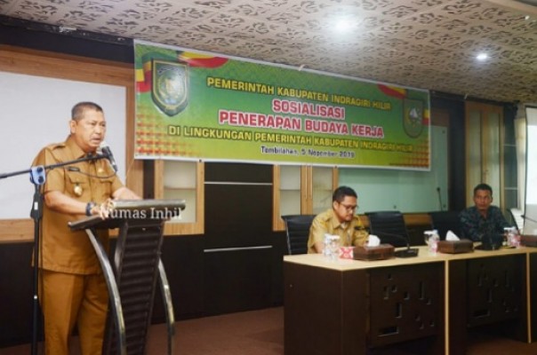 Wabup Inhil, saat membuka sosialisasi penerapan budaya kerja