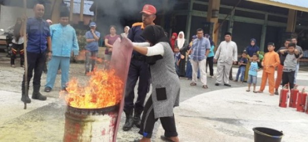 Simulasi penanganan kebakaran