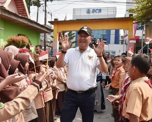 Wabup Inhil, Syamsuddin Uti bersama sejumlah siswa