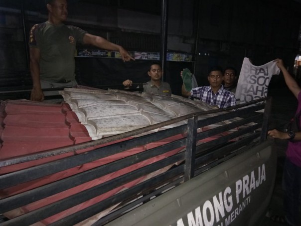 Kepergok Saat Beraksi, Pencuri di Selatpanjang Nekat Terjun Dari Plafon Pasar