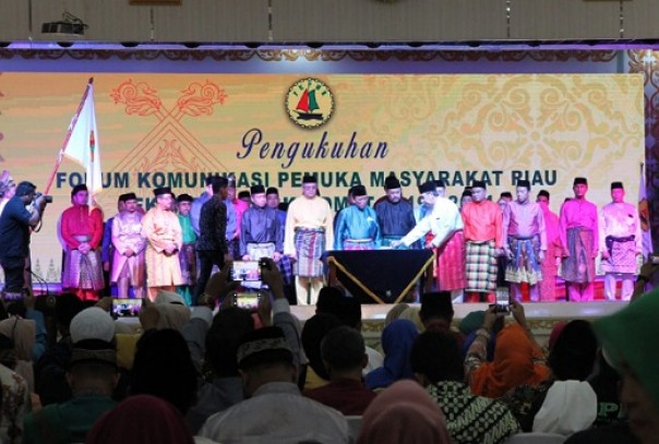 Pengukuhan FKPMR Riau