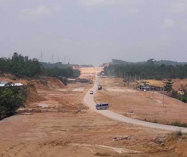 Inilah Jalan 70 meter yang dibangun Pemko Pekanbaru di Kecamatan Tenayan Raya. Foto: Surya/Riau1. 