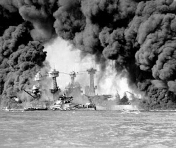 Gempuran tentara Jepang ke Pangkalan Militer AS Pearl Harbour (Foto: Istimewa/internet)