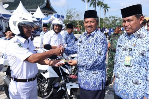 Bupati Siak, Alfedri berikan 4 sepeda motor untuk Puskesmas Mempura