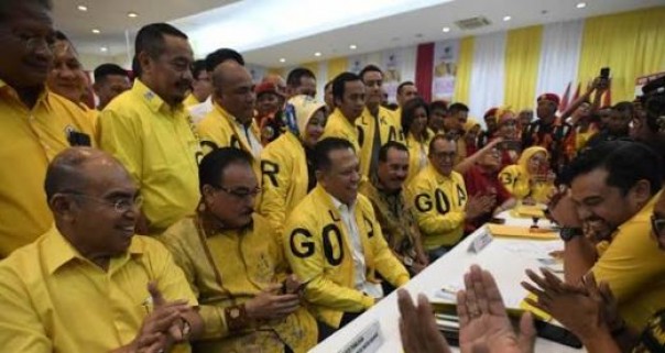Ketua MPR RI, Bambang Soesatyo saat mendaftar sebagai bacalon caketum Golkar 2019-2024