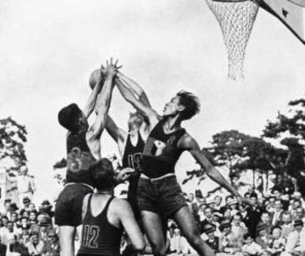 Tim basket Filipina saat melawan Meksiko di Olimpiade Berlin 1936 (Foto: Istimewa/internet)