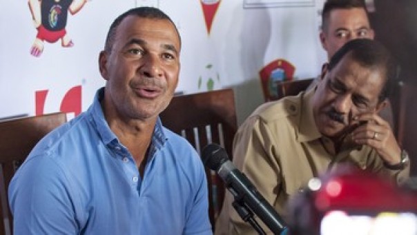 Ruud Gullit menjadi kandidat Pelatih Timnas Indonesia. 