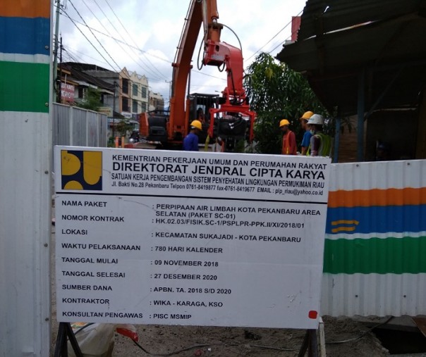 Pengerjaan proyek IPAL di Jalan Ahmad Dahlan, Kecamatan Sukajadi, Pekanbaru. Foto: Surya/Riau1.