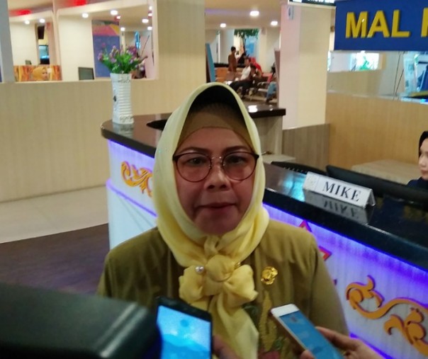 Asisten II Bidang Perekonomian Sekretariat Daerah Kota Pekanbaru El Syabrina. Foto: Surya/Riau1.