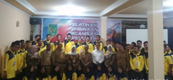 Narasumber dan peserta pelatihan pembinaan organisasi kepemudaan Inhil