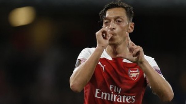 Bintang Arsenal, Mesut Ozil. 